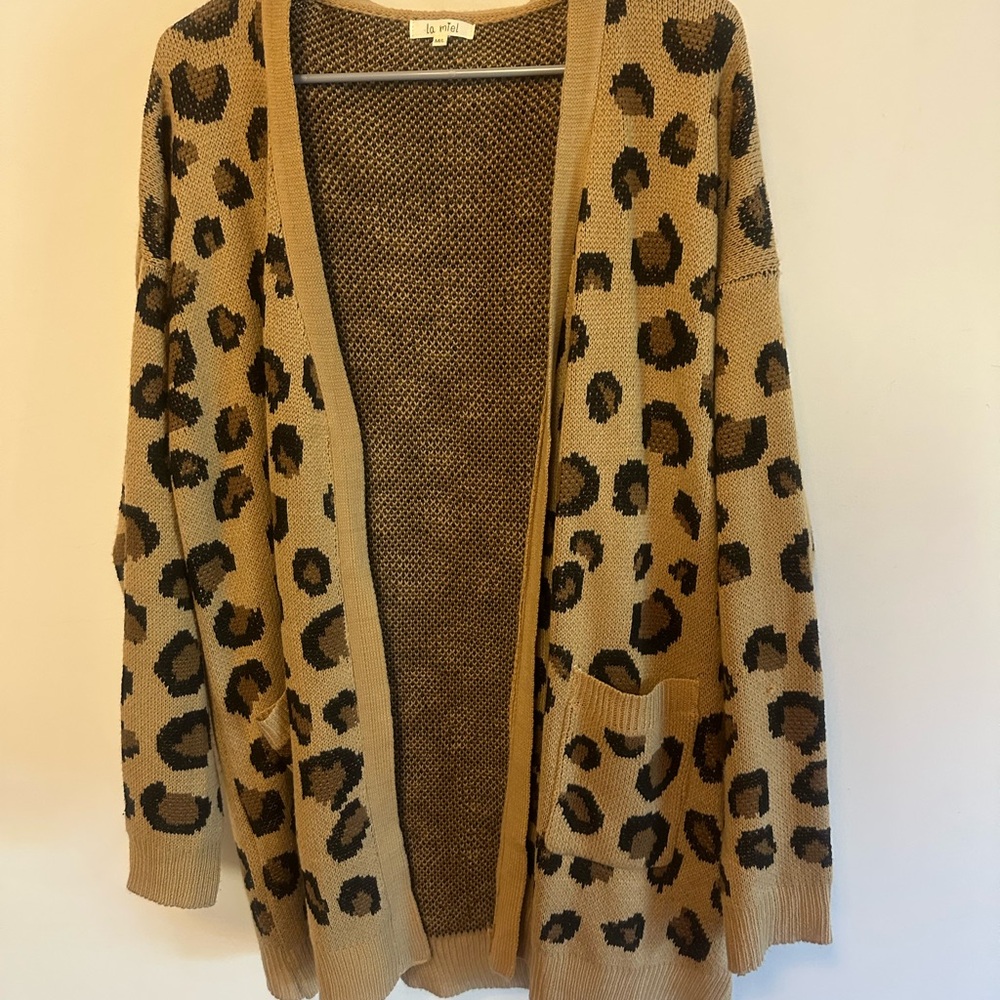 LA MIEL Tan Leopard Print Cardigan